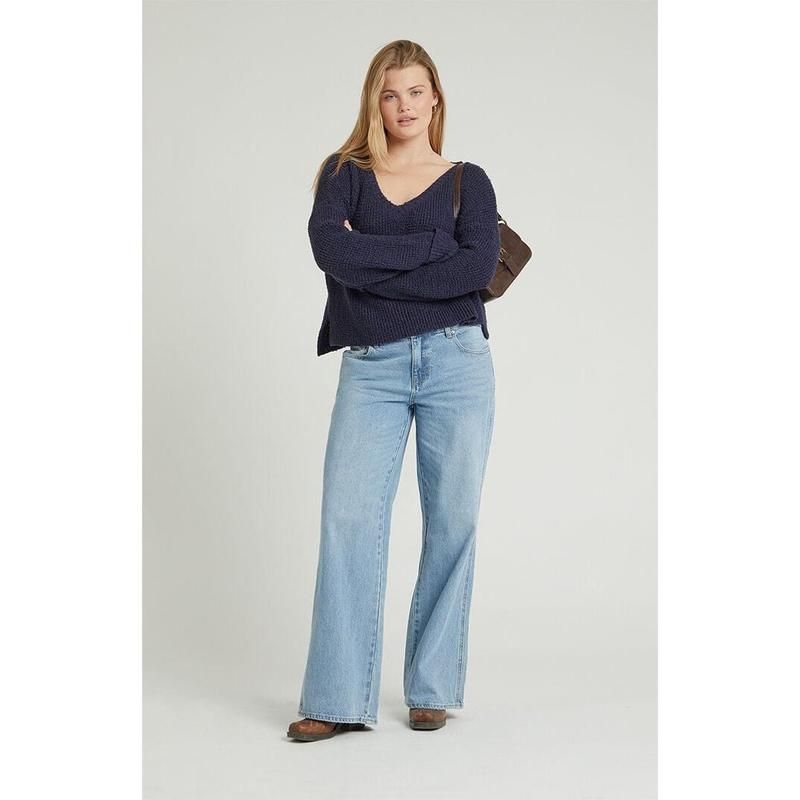 Snatch Fit Wide-Leg Jeans